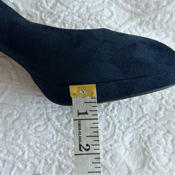 Boston Design Studio Women's 9W Faux Suede Heels Round Toe & Platform Sole Pumps - Picture 13 of 16